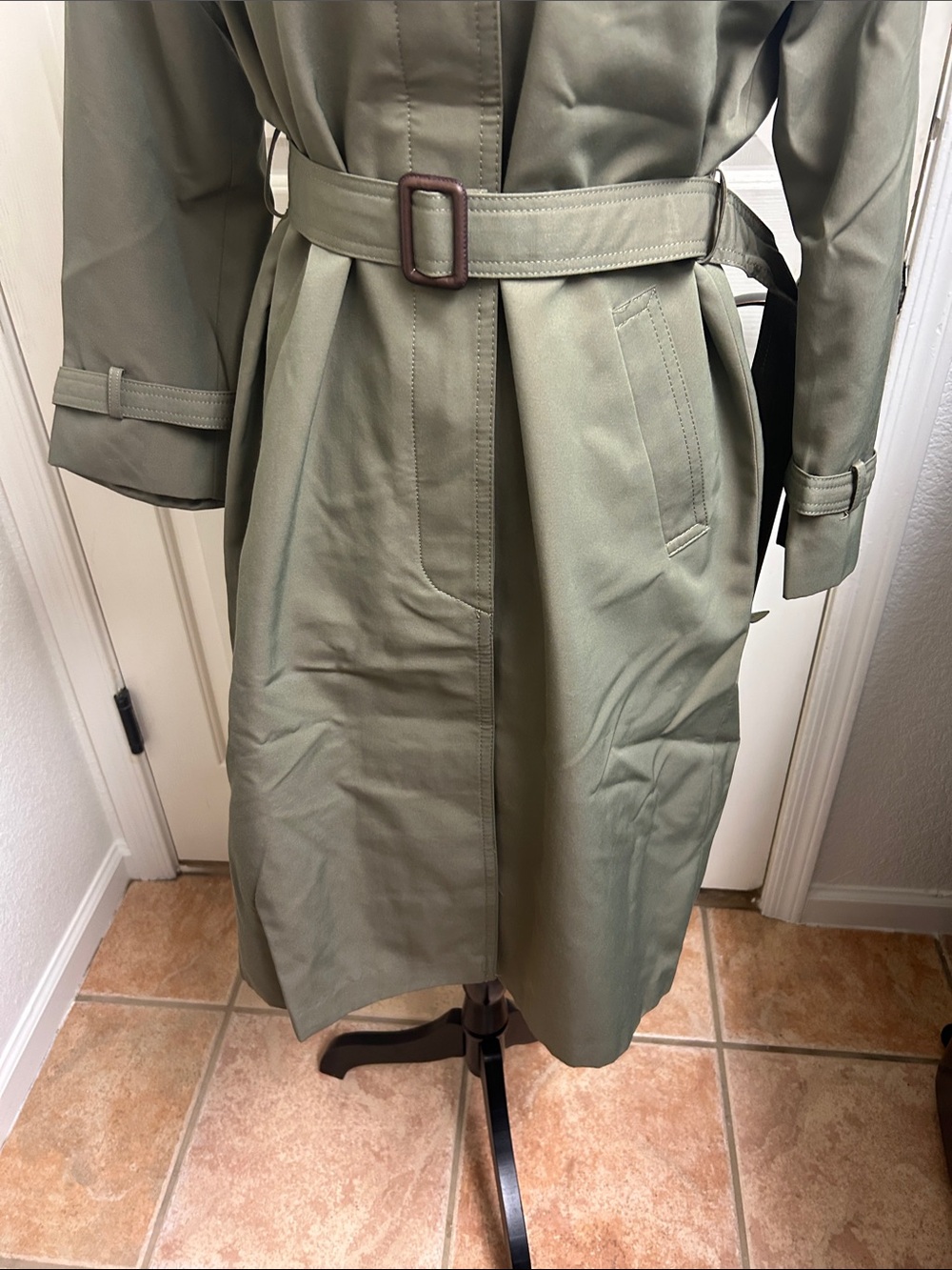 Blancheur Olive Green Trench Coat with Belt and pockets and detachable liner - Picture 3 of 11